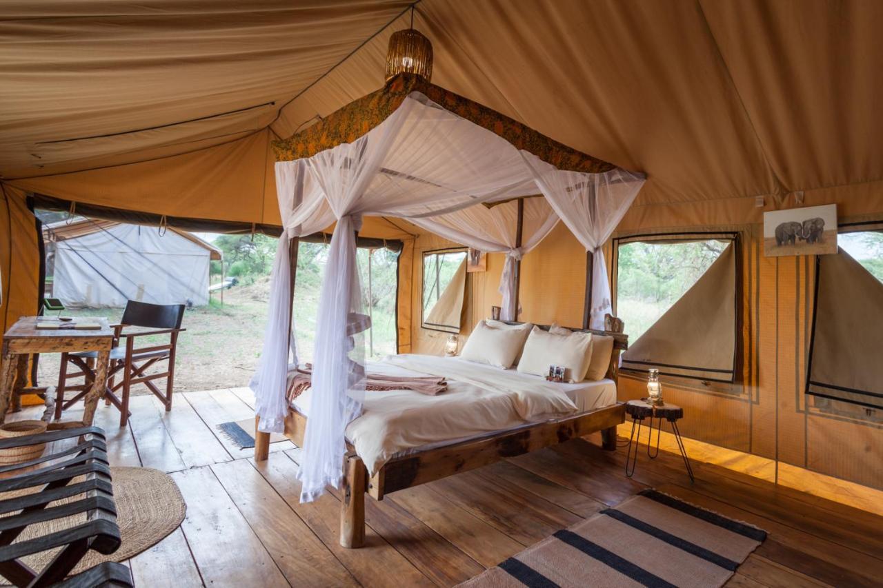 Baobab Tented Camp Kwa Kuchinia Екстер'єр фото