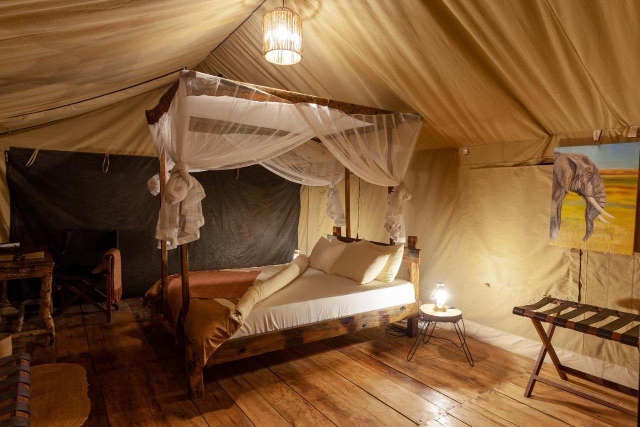 Baobab Tented Camp Kwa Kuchinia Екстер'єр фото