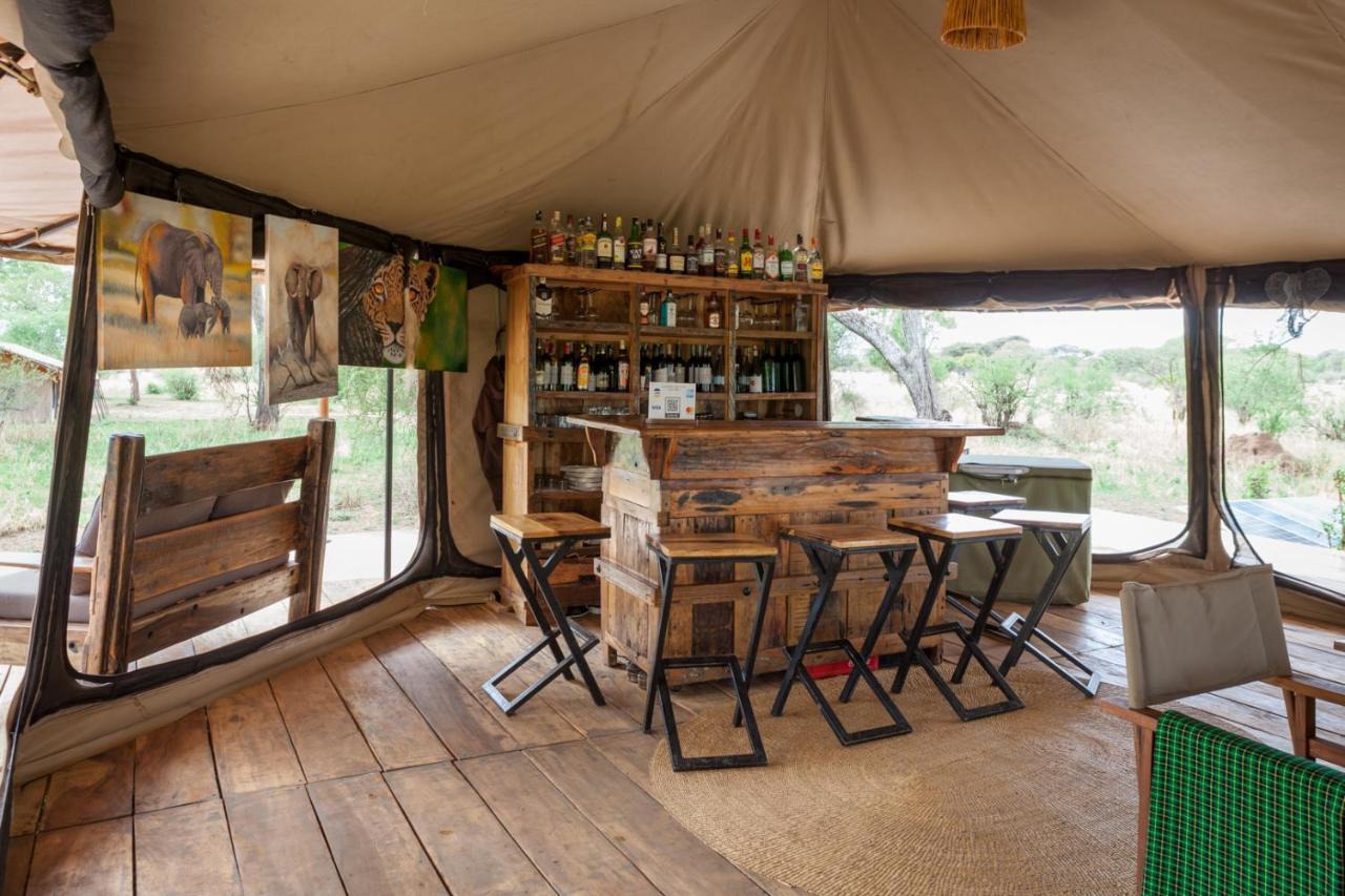 Baobab Tented Camp Kwa Kuchinia Екстер'єр фото