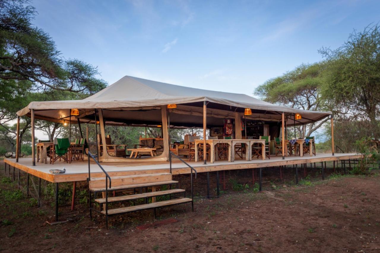 Baobab Tented Camp Kwa Kuchinia Екстер'єр фото